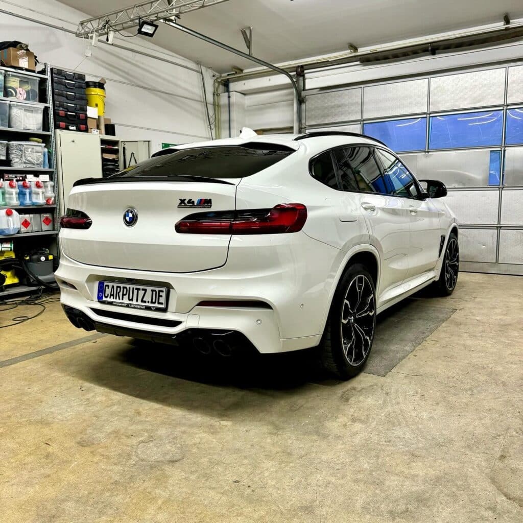 Keramikversiegelung auf einem BMW X4M